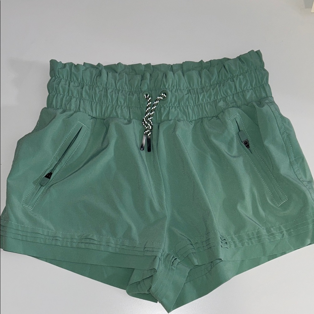 Athleta Girl Green Athletic Activewear Shorts Size Large (12)